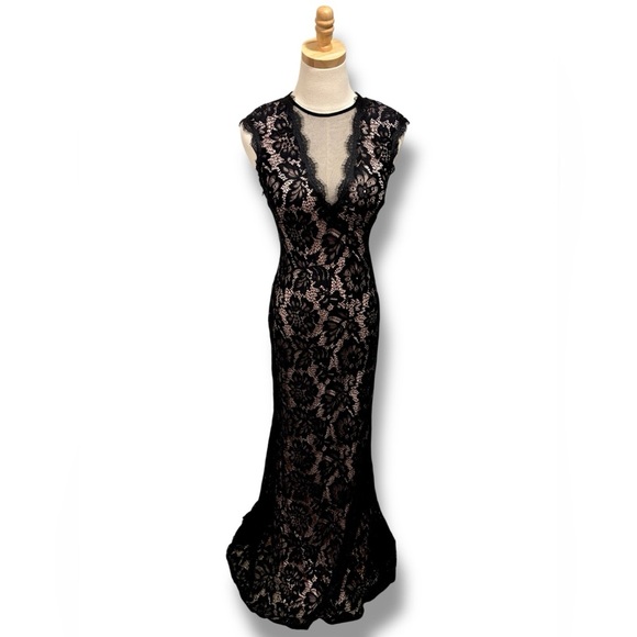 Betsy & Adam Elegant Black Lace High Neck Maxi Dress Evening Gown Size 4 - Picture 2 of 10